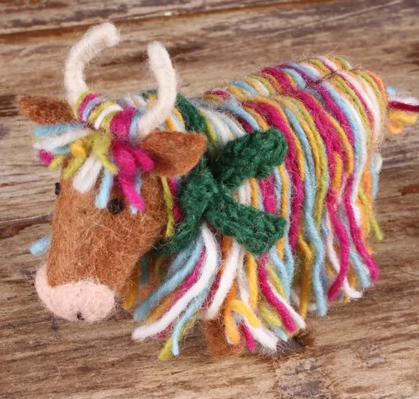 Standing Decoration Hughie The Highland Cow