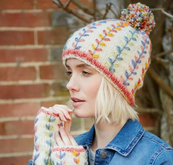 Kylemore Cream Bobble Beanie