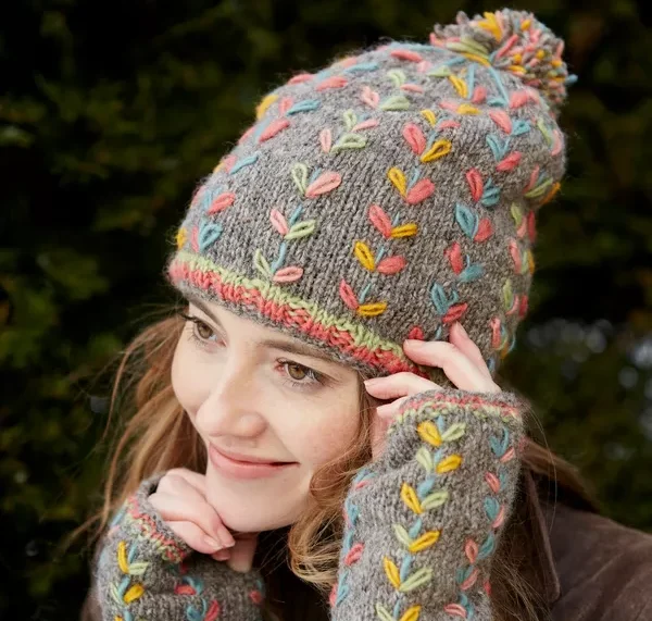 Kylemore Grey Bobble Beanie